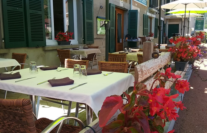 En terrasse à l'auberge du Col des Chèvres